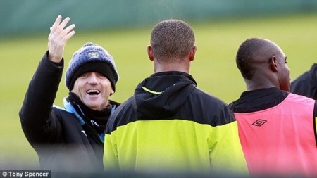 “Siêu quậy” Balotelli lại xô xát với đồng đội - 5