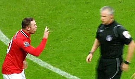Mancini tin trọng tài đuổi Kompany do bị Rooney tác động - 1