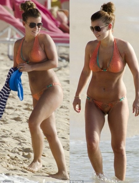 Vợ và quý tử của Rooney vui đùa trên sóng biển Barbados - 2 Vợ và quý tử của Rooney vui đùa trên sóng biển Barbados - 2