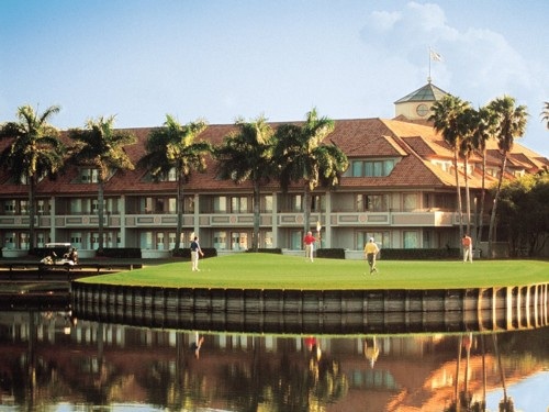Tỷ phú Donald Trump tung 150 triệu USD tậu sân golf xa hoa - 1 Tỷ phú Donald Trump tung 150 triệu USD tậu sân golf xa hoa - 1