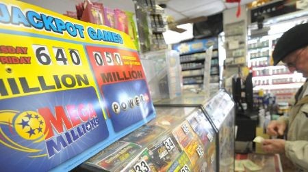 3 người Mỹ trúng số độc đắc trị giá 13.000 tỷ đồng - 1 3 người Mỹ trúng số độc đắc trị giá 13.000 tỷ đồng