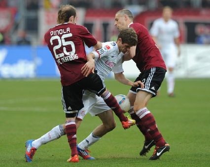 Robben tỏa sáng, Bayern thắp lên hy vọng vô địch