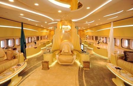 Hoàng tử Ả rập chi hơn 500 triệu USD mua “lâu đài bay” - 1 Hoàng tử Ả rập chi hơn 500 triệu USD mua “lâu đài bay”