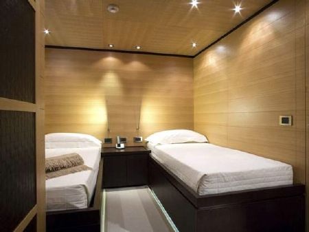 Khám phá du thuyền 600 tỷ của tín đồ đạo Phật - 13 Khám phá du thuyền 600 tỷ của tín đồ đạo Phật