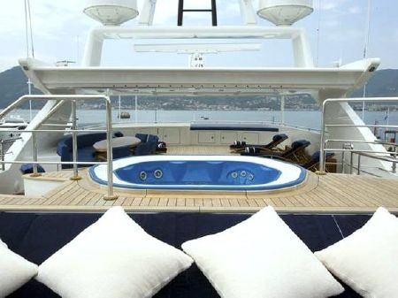 Khám phá du thuyền 600 tỷ của tín đồ đạo Phật - 3 Khám phá du thuyền 600 tỷ của tín đồ đạo Phật