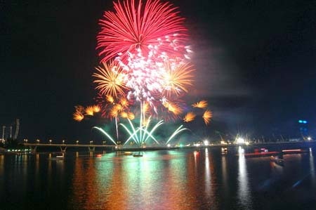 Ồ ạt xuất ngoại du lịch bất chấp kinh tế khó khăn