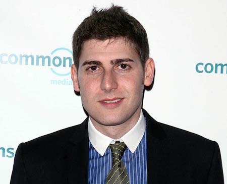 Hé lộ thủ đoạn "đá" người đồng sáng lập của ông chủ Facebook (P2) - 1 Hé lộ thủ đoạn đá người đồng sáng lập của ông chủ Facebook (P2)