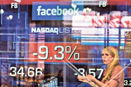 Ngân hàng lớn của Mỹ “mang vạ” vì cổ phiếu Facebook lao dốc