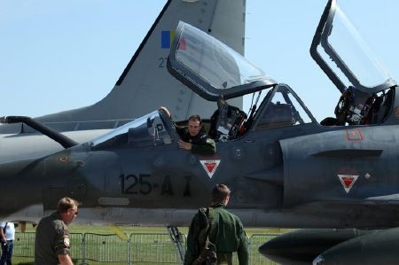 Máy bay khoe sắc tại triển lãm hàng không Berlin - 10 Chiến đấu cơ quân sự Mirage 2000N của Pháp