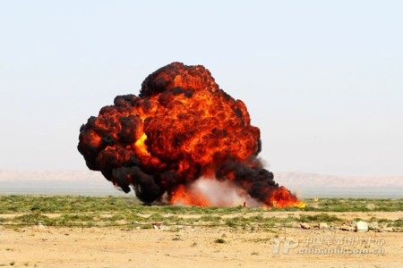 Trung Quốc khoe ảnh tập trận phòng không bắn đạn thật - 8 Thanh Tùng