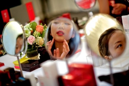 "Đại gia" mỹ phẩm tiết lộ độc chiêu "lừa phỉnh" chị em - 1 Chăm sóc sắc đẹp đang là ngành “hái” ra tiền