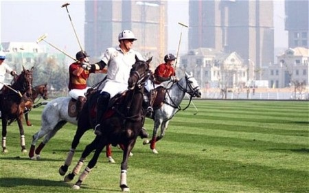 Nhà giàu Trung Quốc đua phô diễn vẻ quý tộc bằng thú chơi polo - 1 Một trận đấu Polo tại Thiên Tân