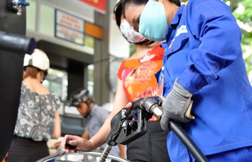 Giá xăng bán lẻ đã có điều kiện để giảm