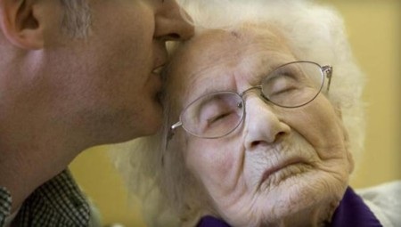 Cụ Cooper trong bức ảnh chụp tháng 3/2011