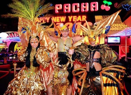 Thú vị những nghi lễ cổ đón năm mới khắp thế giới - 3 Năm mới luôn là dịp vui nhất ở mọi quốc gia