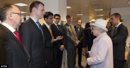 Nữ hoàng Anh thị sát hầm vàng “khủng” dưới lòng London - 3 Thanh Tùng