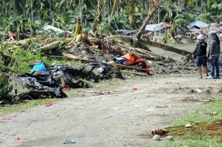 Philippine: Động đất 5,6 độ richter rung chuyển khu vực vừa bị bão tàn phá - 1 Philippine liên tục hứng thiên tai (Ảnh: AFP)