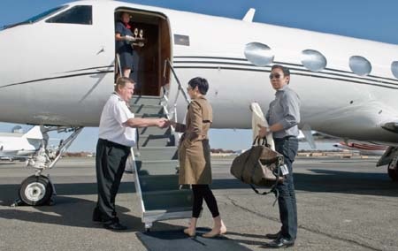 Nhiều người Trung Quốc xem máy bay là cách giành lợi thế trong thương lượng