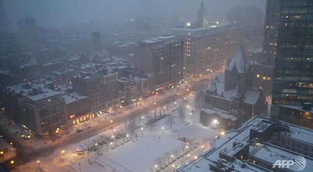 Bão tuyết lịch sử tấn công nước Mỹ - 2 Bão tuyết bắt đầu tràn vào Boston