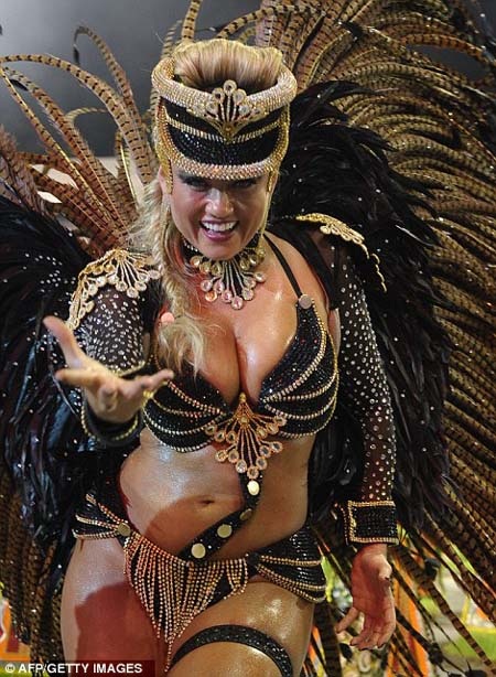 Brazil khai mạc lễ hội hóa trang nổi tiếng nhất thế giới - 8 Thanh Tùng