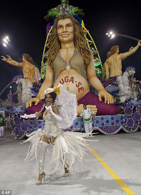 Brazil khai mạc lễ hội hóa trang nổi tiếng nhất thế giới - 9 Thanh Tùng
