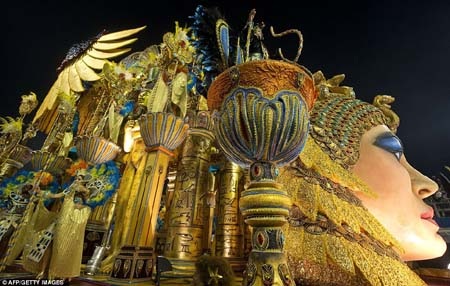 Brazil khai mạc lễ hội hóa trang nổi tiếng nhất thế giới - 11 Thanh Tùng