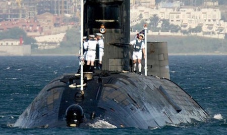 Phát hiện rò rỉ phóng xạ từ tàu ngầm hạt nhân Anh - 1 Tàu ngầm HMS Tireless của Anh đã bị rò rỉ phóng xạ