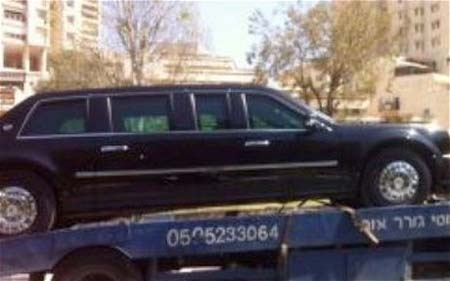 “Siêu xe” của Tổng thống Mỹ bị hỏng tại Israel - 1 “Siêu xe” của Tổng thống Mỹ được cẩu đi.
