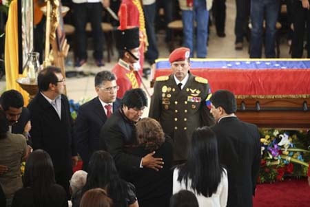 Nhiều quan khách trong nước và quốc tế tới dự buổi lễ