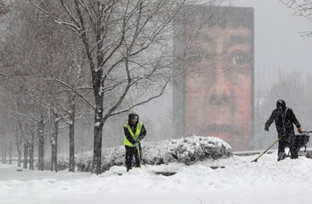 Công viên Thiên niên kỷ tại Chicago chỉ còn một màu tuyết trắng