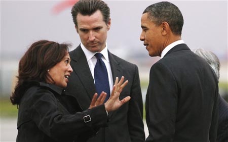 Obama xin lỗi vì bình luận về ngoại hình nữ tổng chưởng lý - 1 Bà Kamala Harris là bạn lâu năm của ông Obama