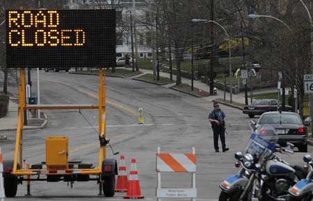 Từ sáng sớm ngày thứ Sáu, hầu như toàn bộ Boston bị phong tỏa