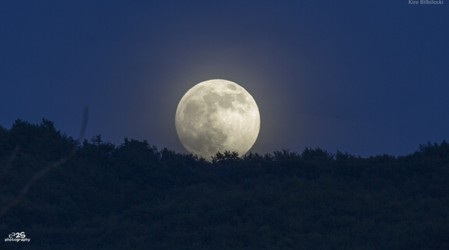 Siêu trăng sáng rực tại Macedonia