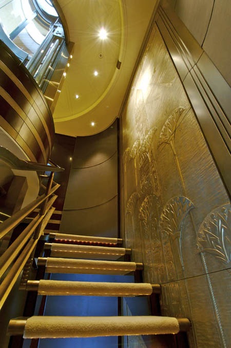 Phòng tiệc chính đủ chỗ cho 18 khách