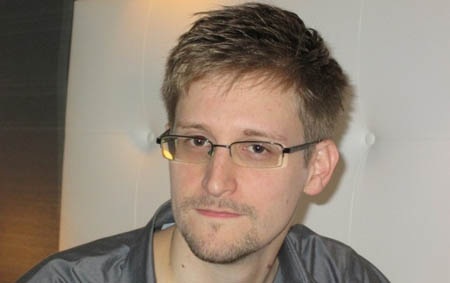 Cựu điệp viên CIA Snowden sẽ ở lại Mátxcơva vô thời hạn? - 1 Tung tích của Snowden vẫn là một bí ẩn