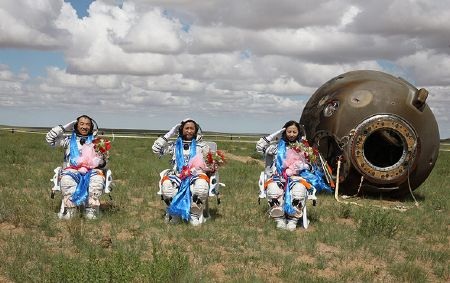 Một cậu bé chăn cừu tại làng