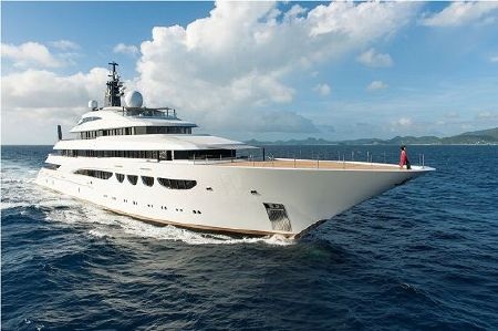 Choáng ngợp với siêu du thuyền đậm chất thời trang Italia - 1 Phòng xem phim với nội thất rất cao cấp