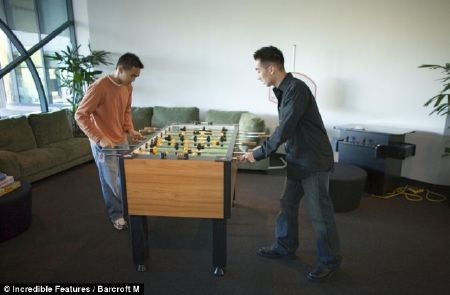 Fan bóng đá cũng luôn có cơ hội so tài