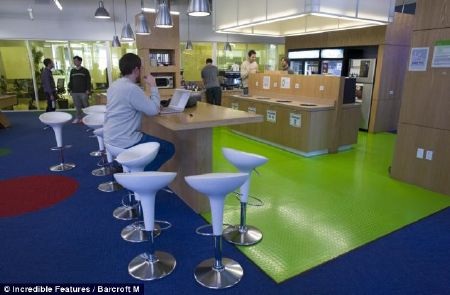 Khu nhà bếp đẹp như nhà hàng hạng sang