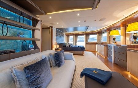 Choáng ngợp với siêu du thuyền đậm chất thời trang Italia - 19 Phòng tắm với thiết kế hiện đại