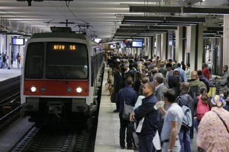 Tất cả đều lo lắng không biết chuyến tàu của mình có bị hủy hay không