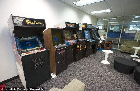 Không thích bơi nhân viên Google có thể chơi game