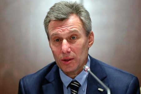 Sinh năm 1965, theo