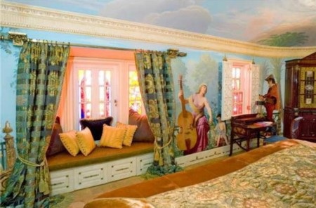 Choáng ngợp với biệt thự nghìn tỷ của cha đẻ thương hiệu Versace - 10 Thanh Tùng