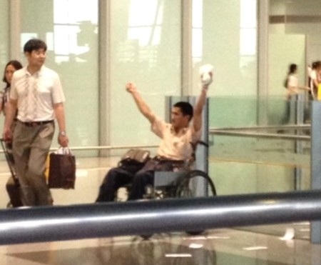 Trung Quốc mở lại vụ án của kẻ đánh bom sân bay Bắc Kinh - 1 Quả bom tự tạo trên tay Ji Zhongxing trước khi phát nổ