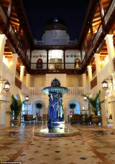 Choáng ngợp với biệt thự nghìn tỷ của cha đẻ thương hiệu Versace - 5 Thanh Tùng