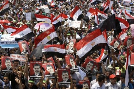 Ai Cập: Hàng chục nghìn người ủng hộ ông Morsi lại biểu tình - 3 Người biểu tình phản đối Tổng thống tạm quyền Sissy