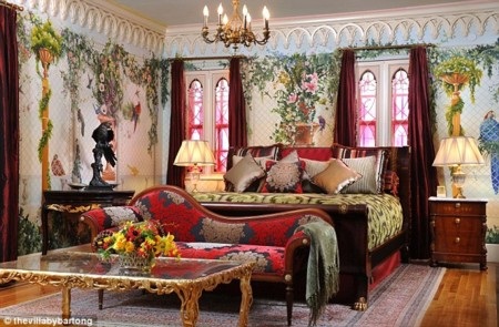 Choáng ngợp với biệt thự nghìn tỷ của cha đẻ thương hiệu Versace - 16 Thanh Tùng