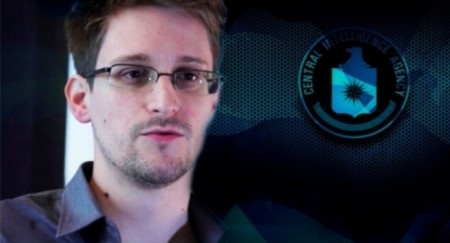 Edward Snowden đang chờ giới chức Nga xem xét cho tị nạn