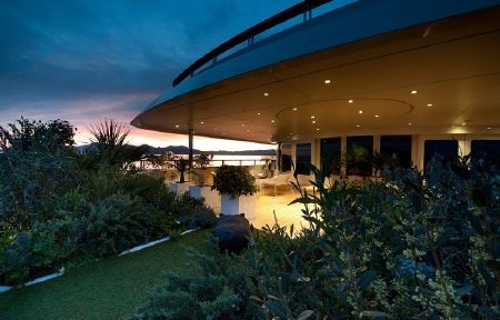 Hiếm có du thuyền nào được bố trí cả vườn cây